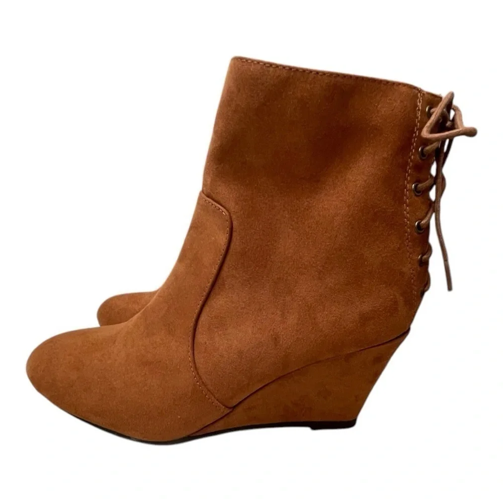 LC by Laundry women’s brown booties size 6M, lace up back zippered side